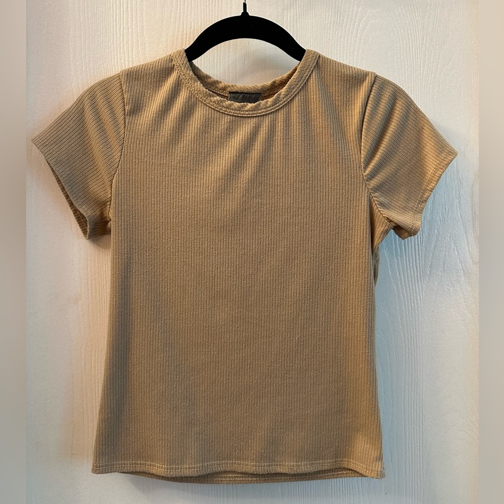 Ribbed camel t-shirt